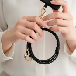 Colgante Nudo Cuero para tu Móvil